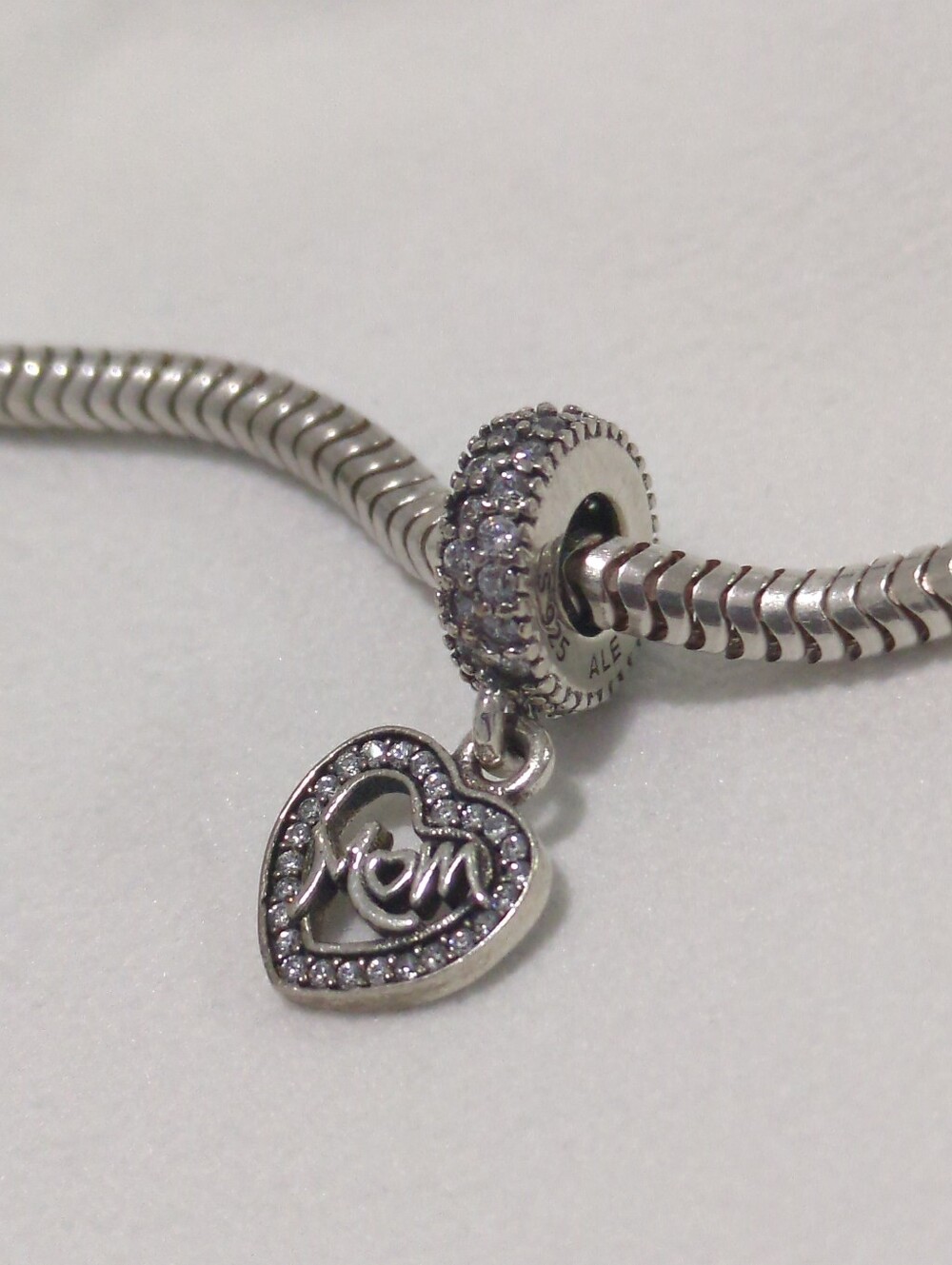 ❤️ EUC Pandora Center of My Heart, Mom, Dangle Charm 925 ALE